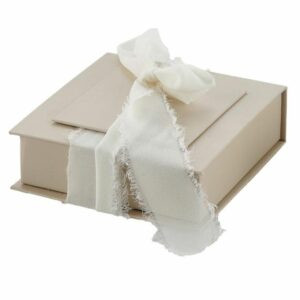 Scatola porta confetti liscia con chiffon, tortora